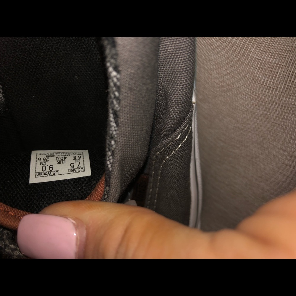 Vans - Picture 6 of 7